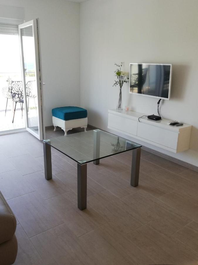 Apartmani Deluxe ヤセニクセ エクステリア 写真
