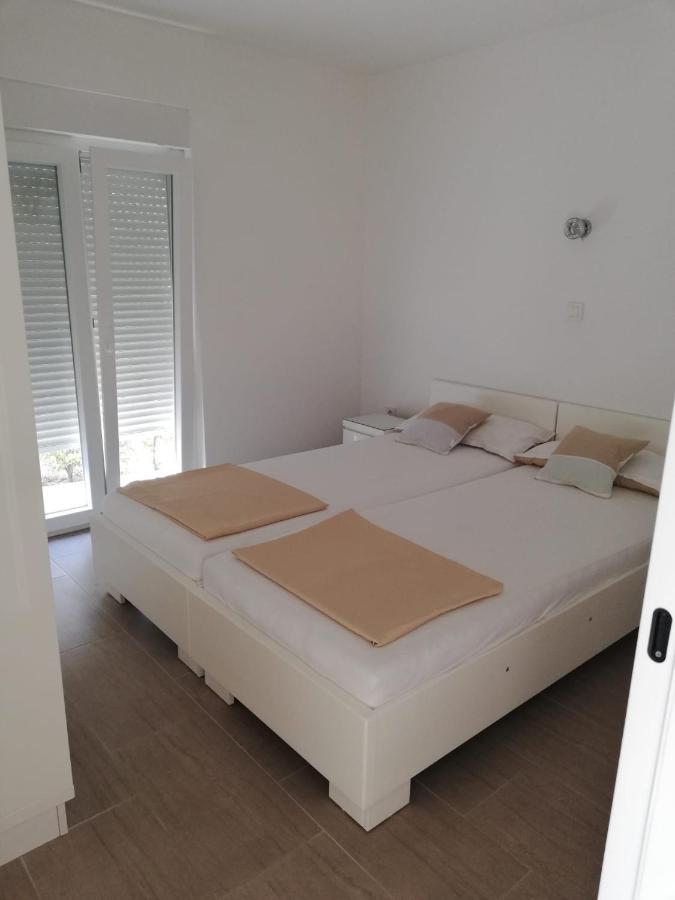 Apartmani Deluxe ヤセニクセ エクステリア 写真